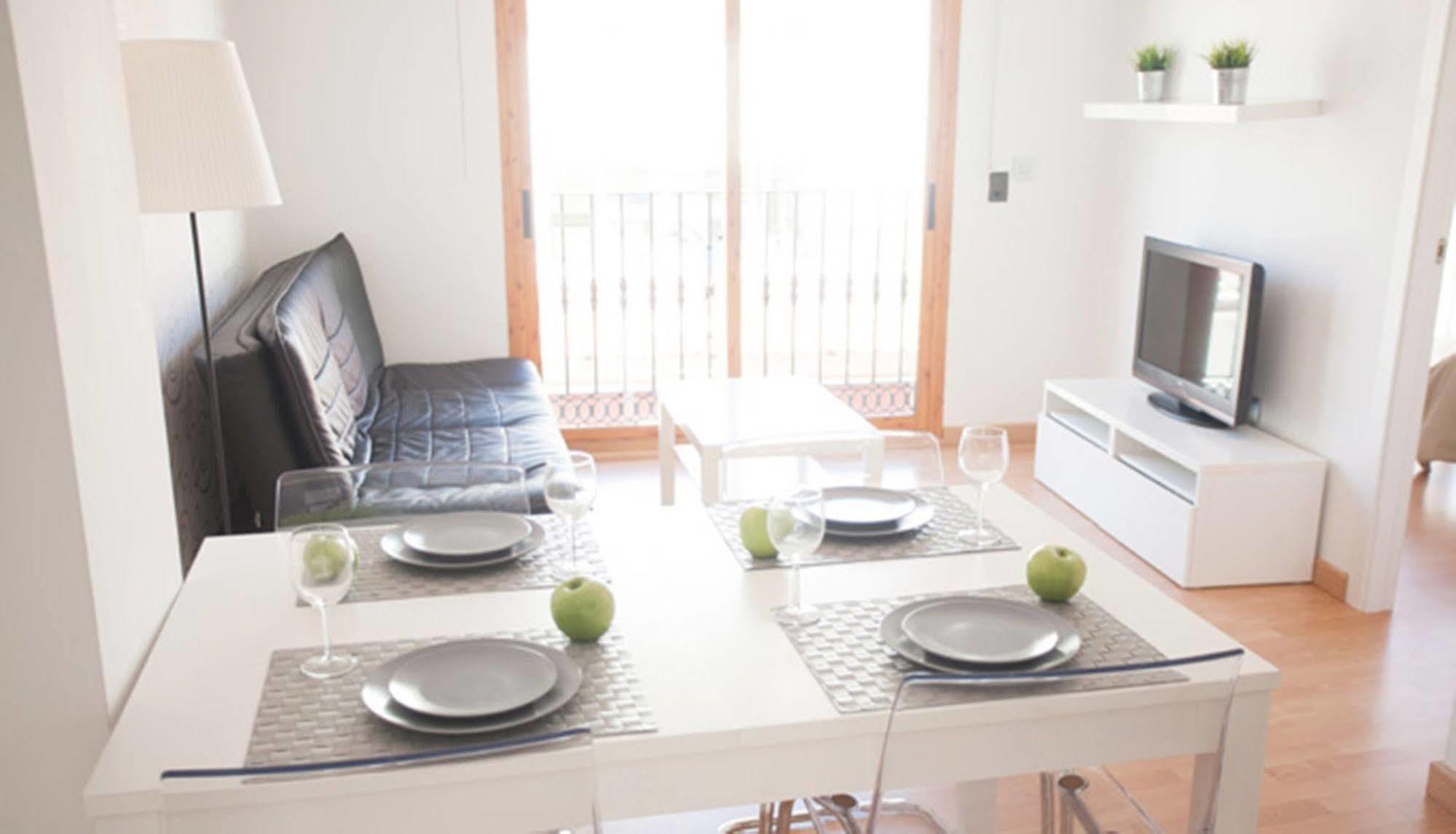 Apartamentos Globus By Be อาลิกันเต ภายนอก รูปภาพ