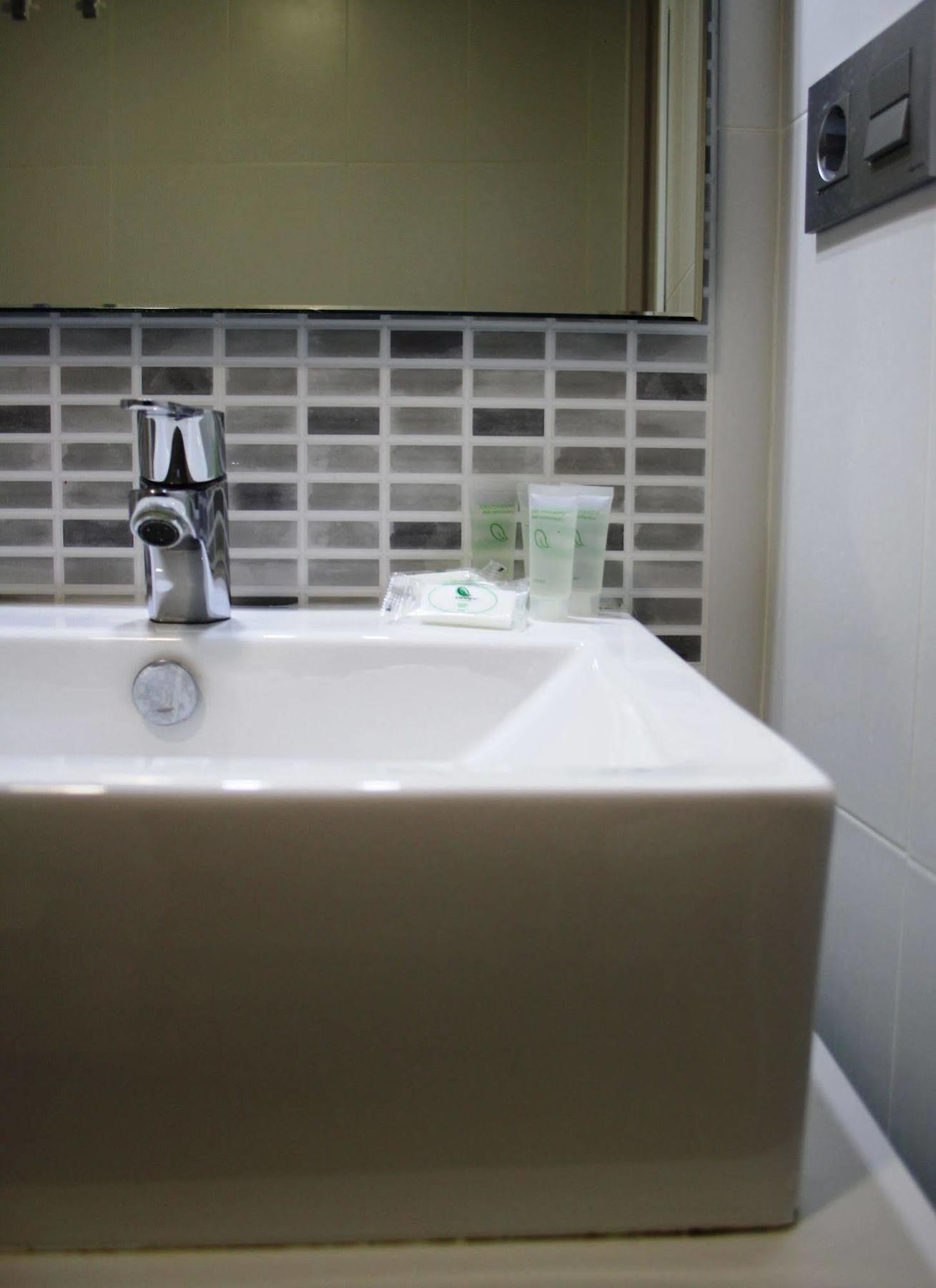 Apartamentos Globus By Be อาลิกันเต ภายนอก รูปภาพ