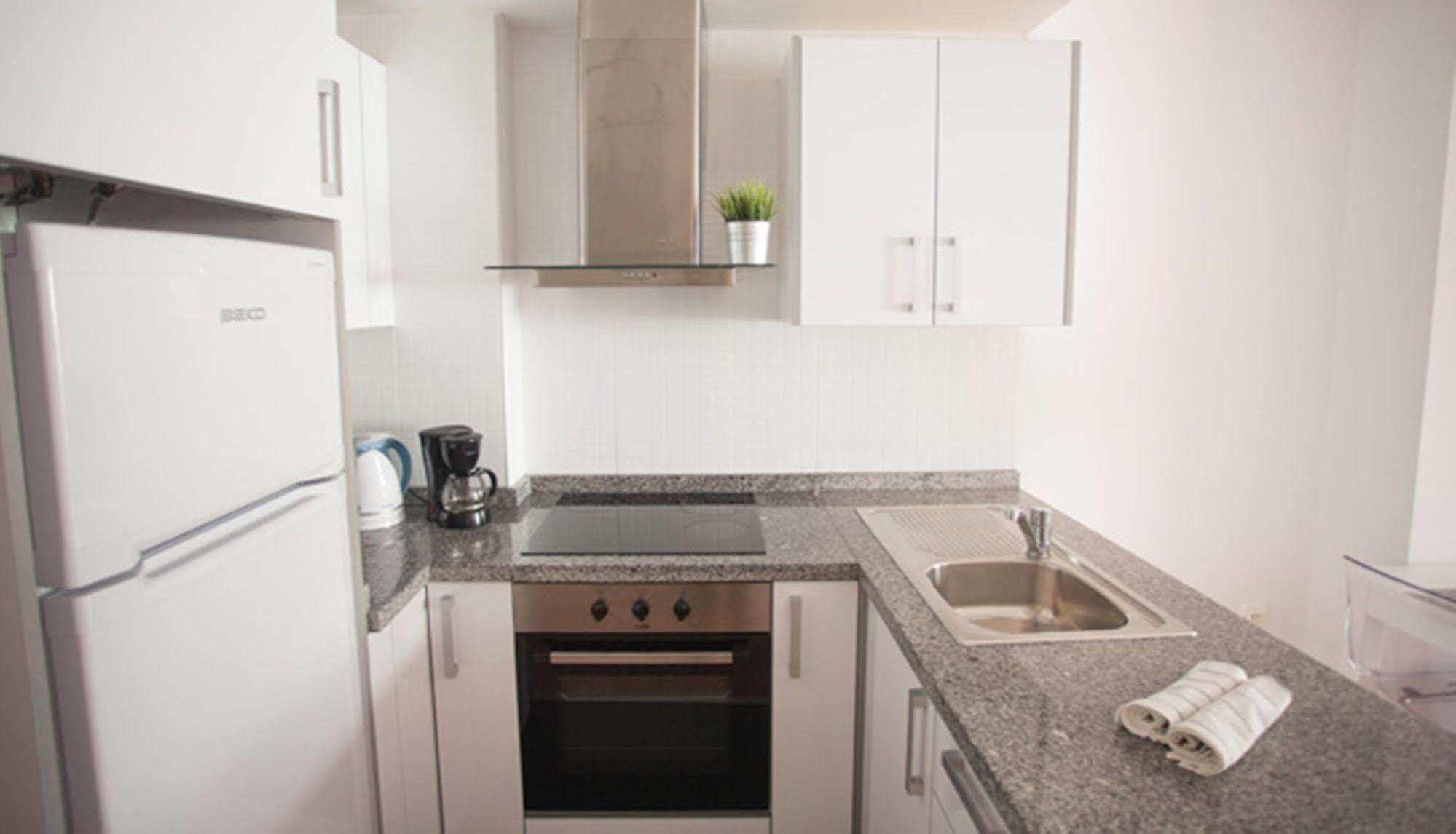 Apartamentos Globus By Be อาลิกันเต ภายนอก รูปภาพ